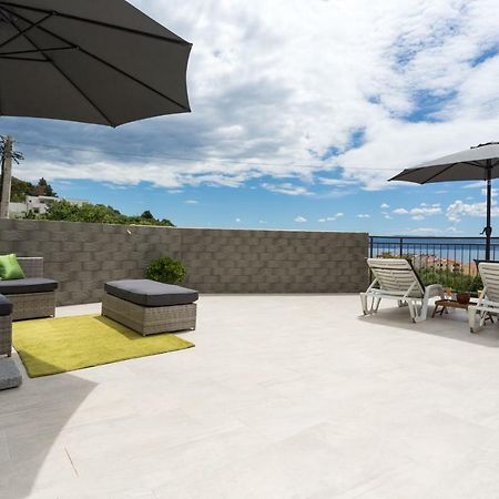 Apartments Lidija - Sea View Apartment With Exclusive Right Of Using Hot Tub Or Split Level Apartment With Exclusive Right Of Using Pool Podstrana Eksteriør billede