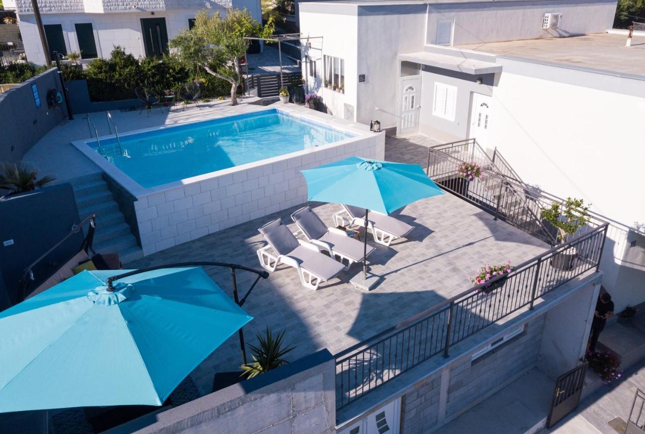 Apartments Lidija - Sea View Apartment With Exclusive Right Of Using Hot Tub Or Split Level Apartment With Exclusive Right Of Using Pool Podstrana Eksteriør billede