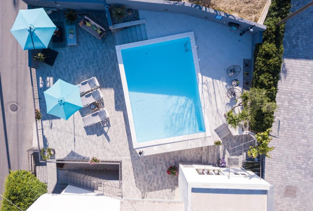 Apartments Lidija - Sea View Apartment With Exclusive Right Of Using Hot Tub Or Split Level Apartment With Exclusive Right Of Using Pool Podstrana Eksteriør billede
