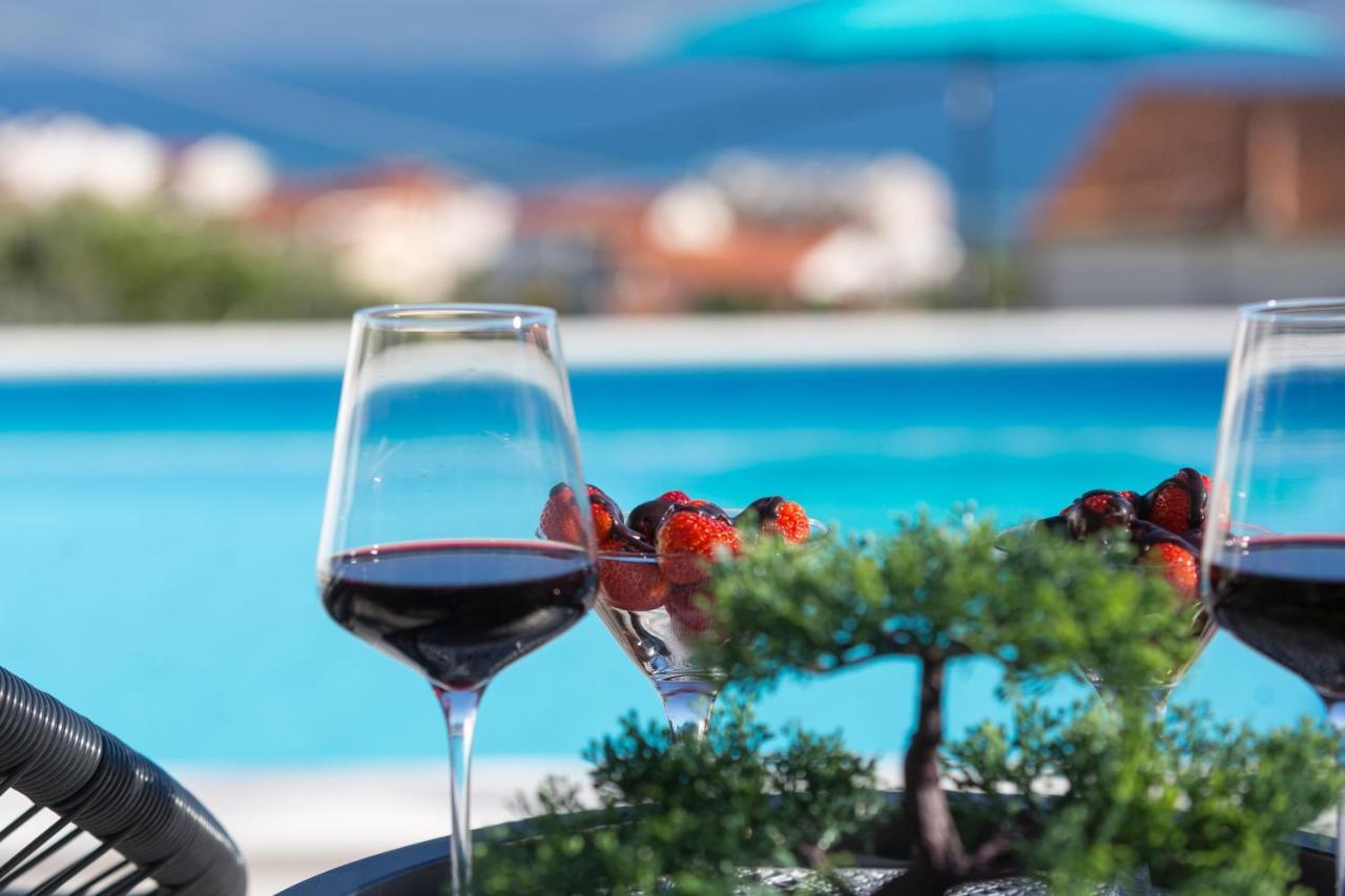 Apartments Lidija - Sea View Apartment With Exclusive Right Of Using Hot Tub Or Split Level Apartment With Exclusive Right Of Using Pool Podstrana Eksteriør billede