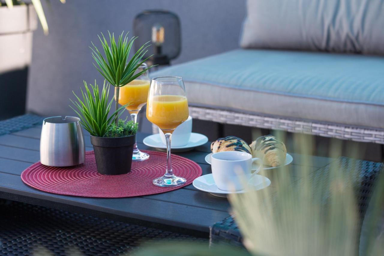 Apartments Lidija - Sea View Apartment With Exclusive Right Of Using Hot Tub Or Split Level Apartment With Exclusive Right Of Using Pool Podstrana Eksteriør billede