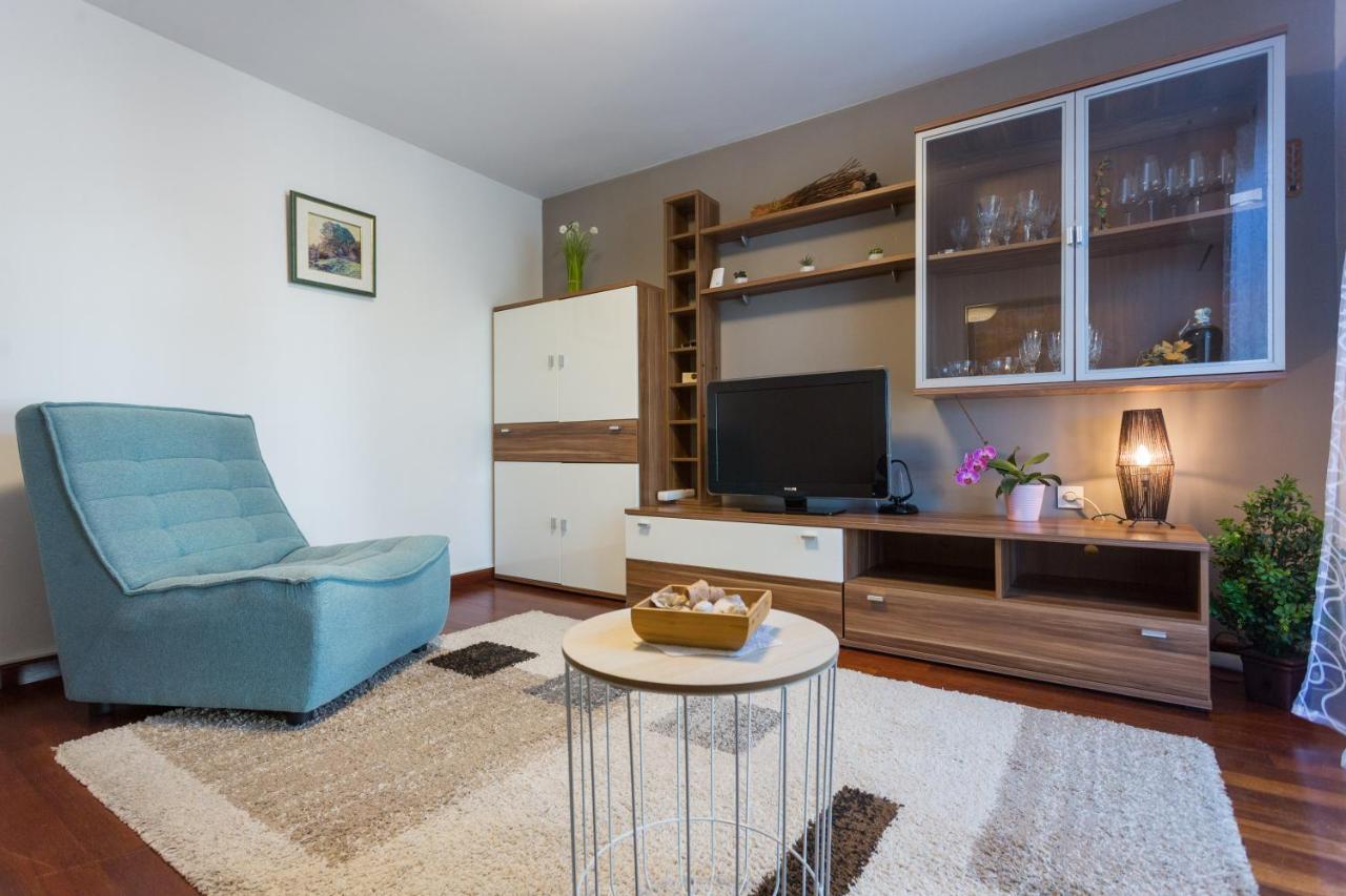 Apartments Lidija - Sea View Apartment With Exclusive Right Of Using Hot Tub Or Split Level Apartment With Exclusive Right Of Using Pool Podstrana Eksteriør billede