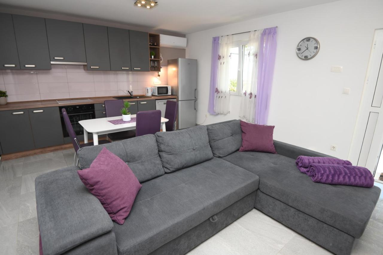Apartments Lidija - Sea View Apartment With Exclusive Right Of Using Hot Tub Or Split Level Apartment With Exclusive Right Of Using Pool Podstrana Eksteriør billede