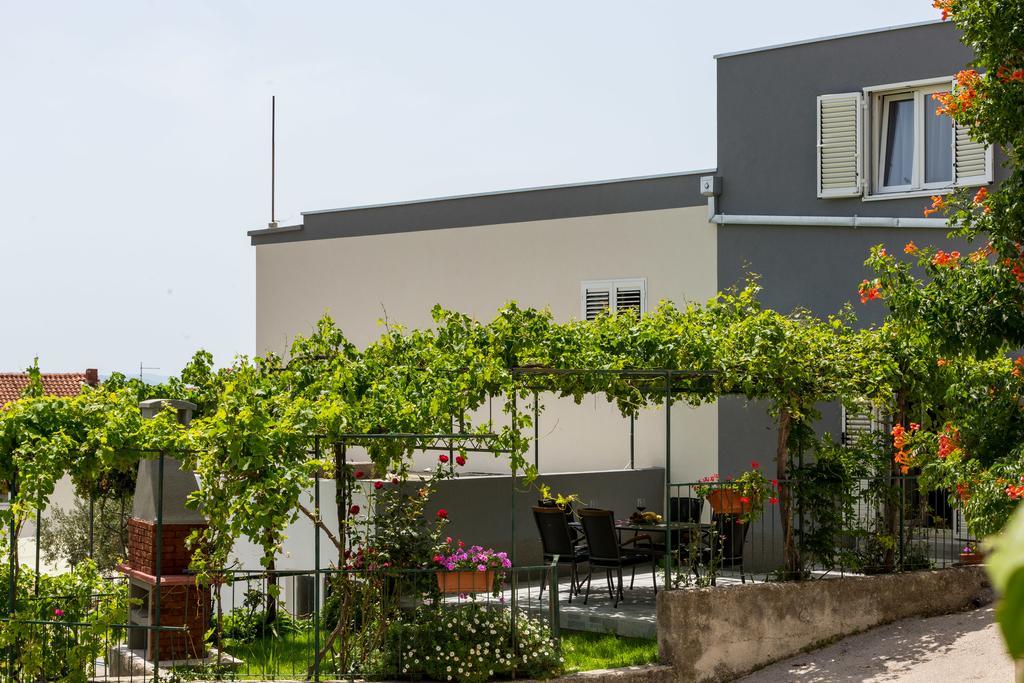 Apartments Lidija - Sea View Apartment With Exclusive Right Of Using Hot Tub Or Split Level Apartment With Exclusive Right Of Using Pool Podstrana Eksteriør billede