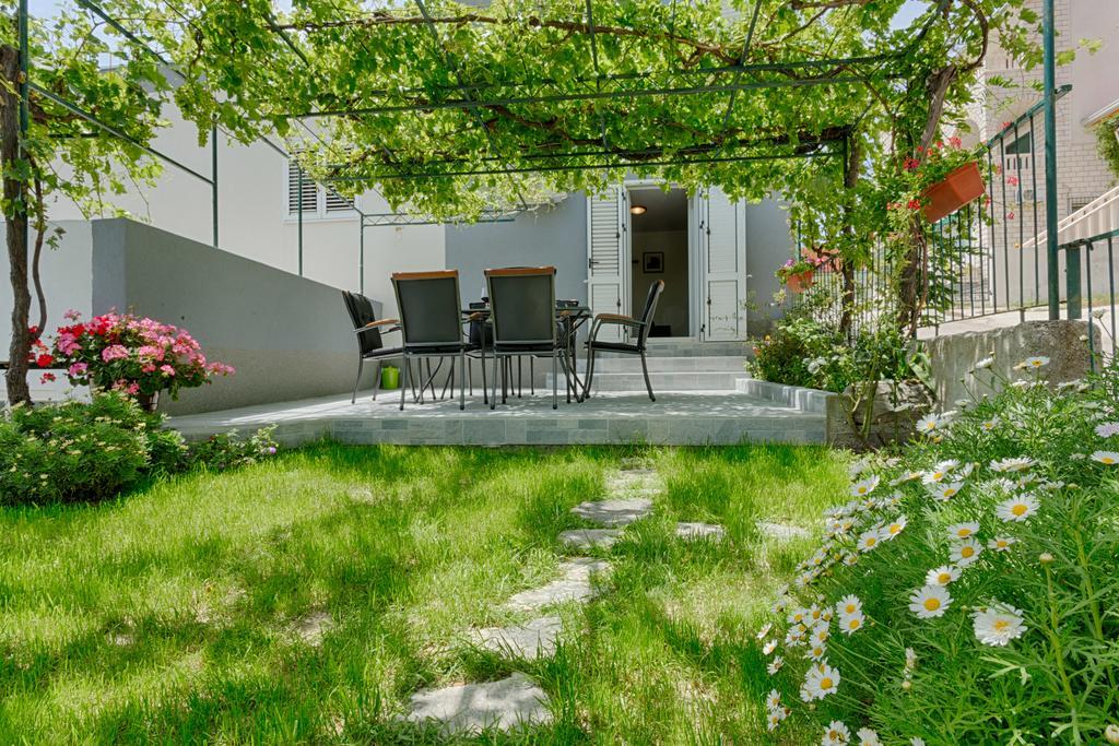 Apartments Lidija - Sea View Apartment With Exclusive Right Of Using Hot Tub Or Split Level Apartment With Exclusive Right Of Using Pool Podstrana Eksteriør billede