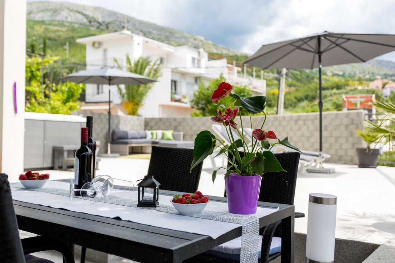 Apartments Lidija - Sea View Apartment With Exclusive Right Of Using Hot Tub Or Split Level Apartment With Exclusive Right Of Using Pool Podstrana Eksteriør billede