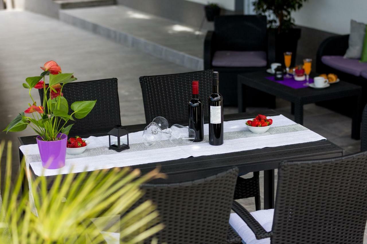 Apartments Lidija - Sea View Apartment With Exclusive Right Of Using Hot Tub Or Split Level Apartment With Exclusive Right Of Using Pool Podstrana Eksteriør billede