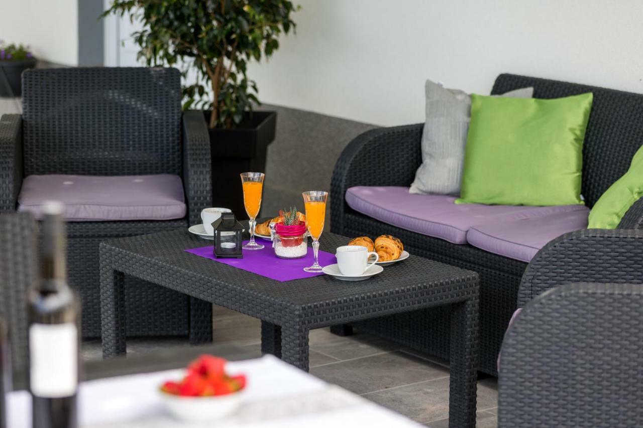 Apartments Lidija - Sea View Apartment With Exclusive Right Of Using Hot Tub Or Split Level Apartment With Exclusive Right Of Using Pool Podstrana Eksteriør billede