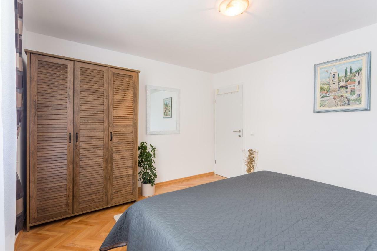 Apartments Lidija - Sea View Apartment With Exclusive Right Of Using Hot Tub Or Split Level Apartment With Exclusive Right Of Using Pool Podstrana Eksteriør billede